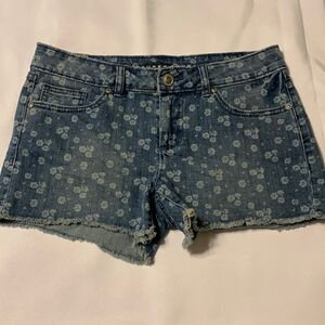 Lauren Conrad size 8 distressed floral denim shorts